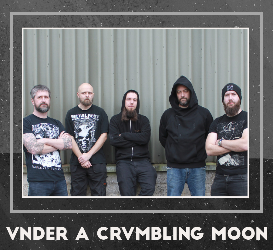 VNDER A CRVMBLING MOON